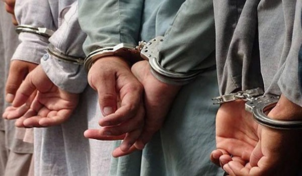 پنج تن به اتهام دزدی پلیت موتر در کابل بازداشت شدند
